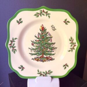 Spode Christmas Tree Scalloped Plate 9 Inch Holiday Festive Decor NWT